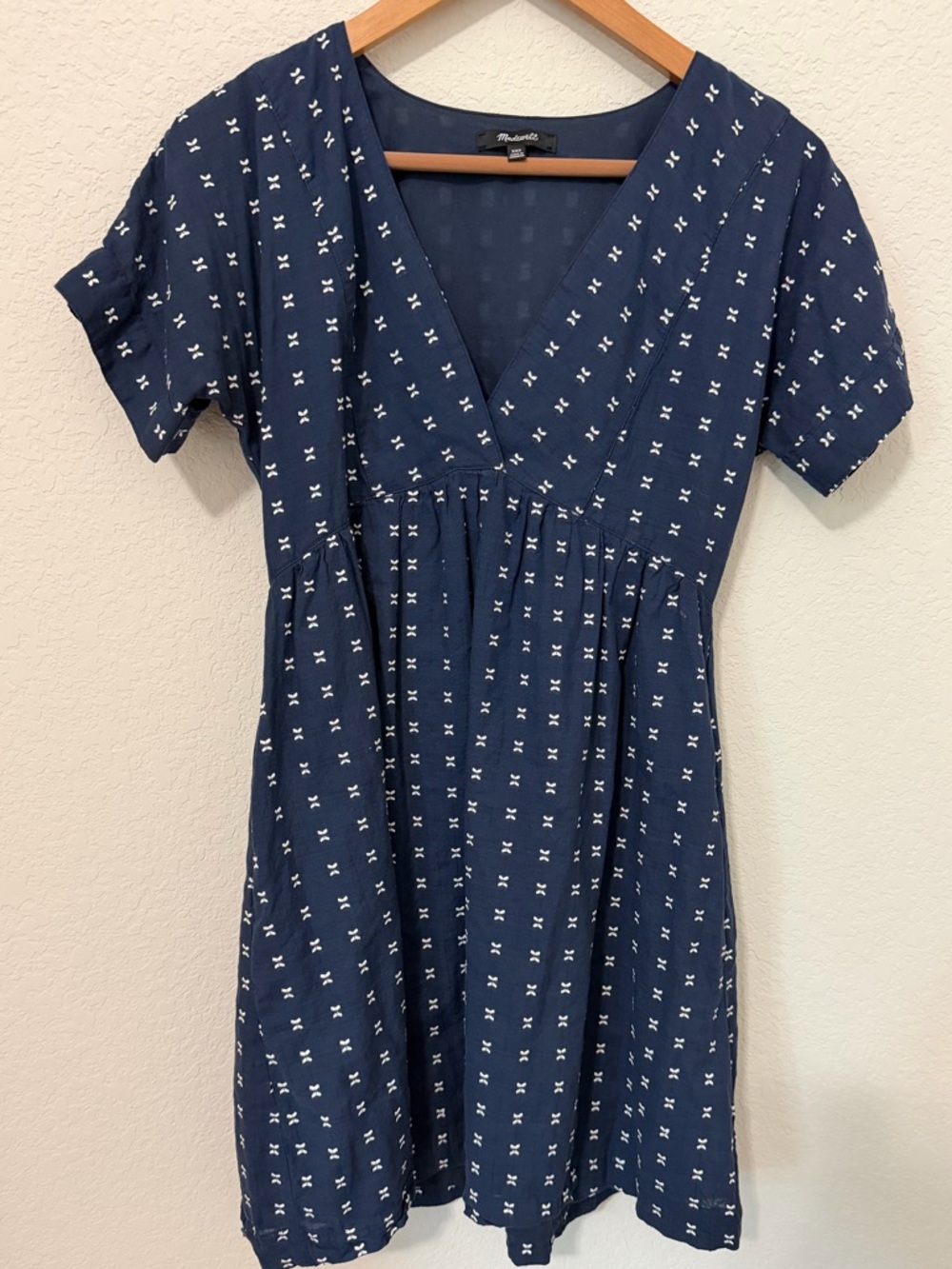 Item sold - Picture 2 of 11